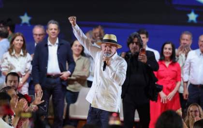 Vitória de Lula derruba mercado financeiro e pressiona dólar e Bolsa